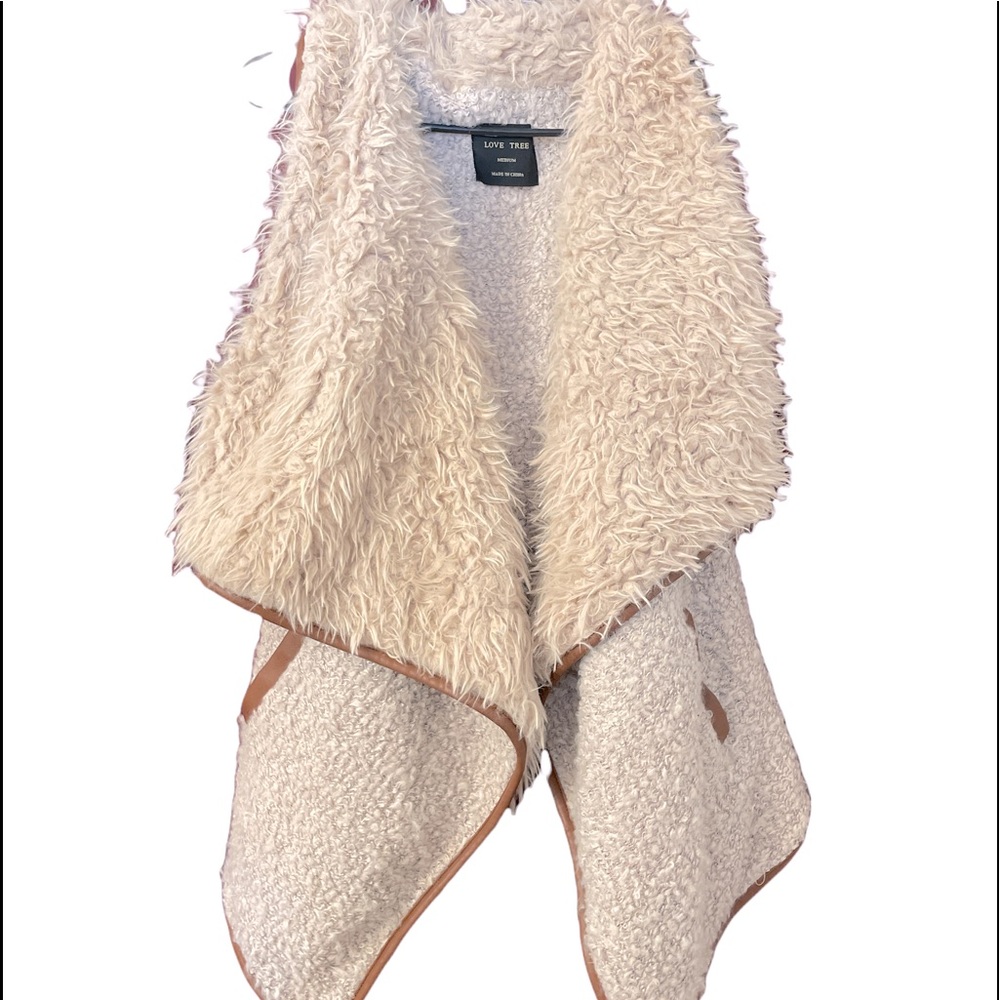 Women’s faux fur vest size medium